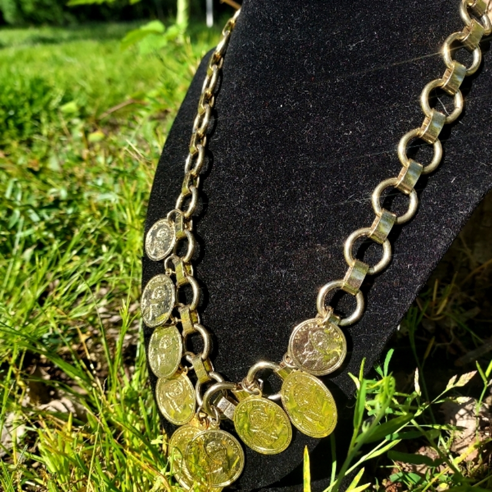 Beautiful Spanish chunky vintage piece✨️